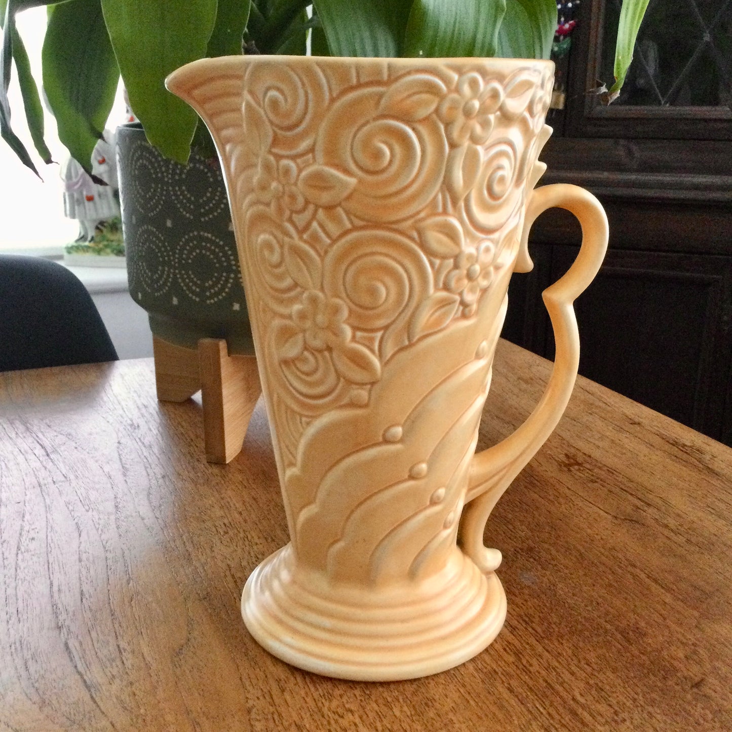 Vintage Wade Art Deco design 1940s Jug / Pitcher / Vase. Soft apricot orange colour. Pattern 371