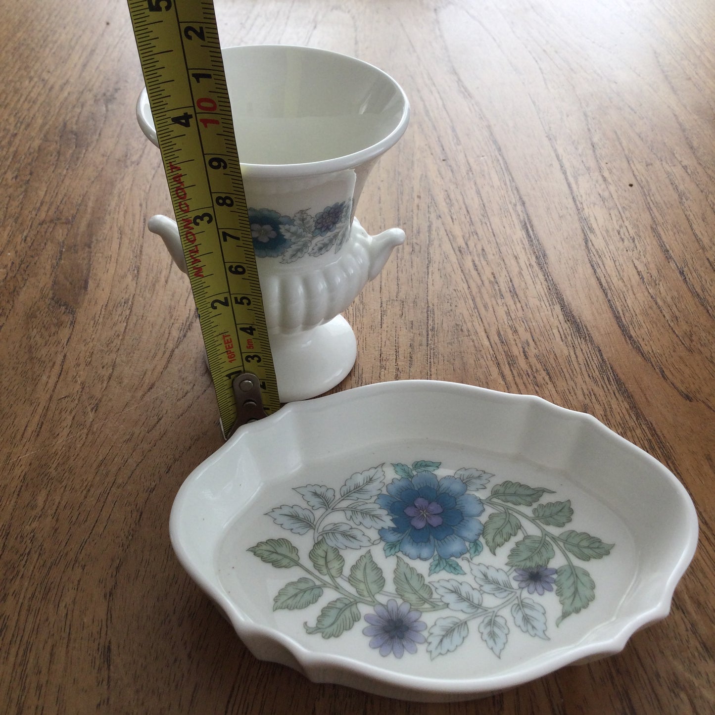 Vintage WEDGWOOD china urn shape vase and fancy edge oval trinket / pin dish. Clementine pattern. Posy vase 9cm