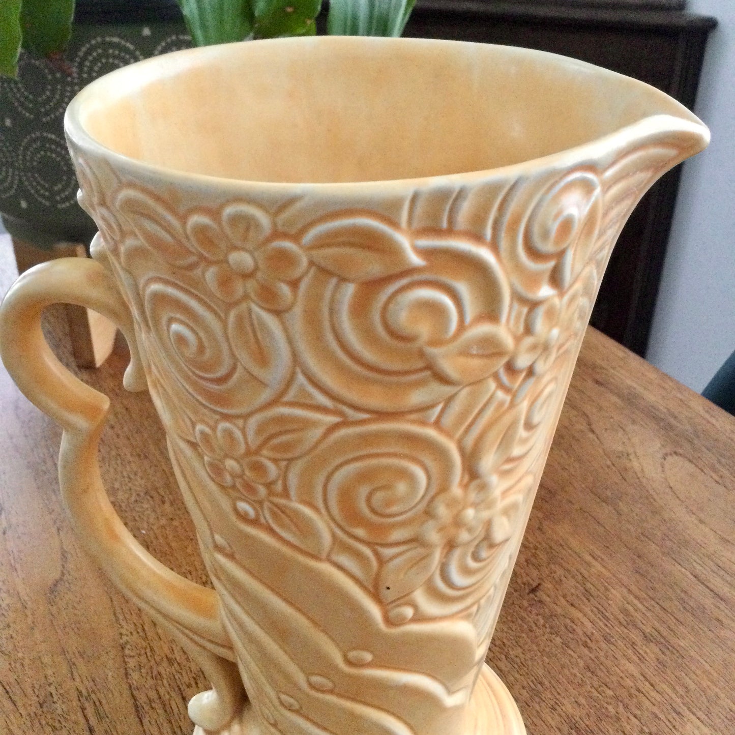 Vintage Wade Art Deco design 1940s Jug / Pitcher / Vase. Soft apricot orange colour. Pattern 371