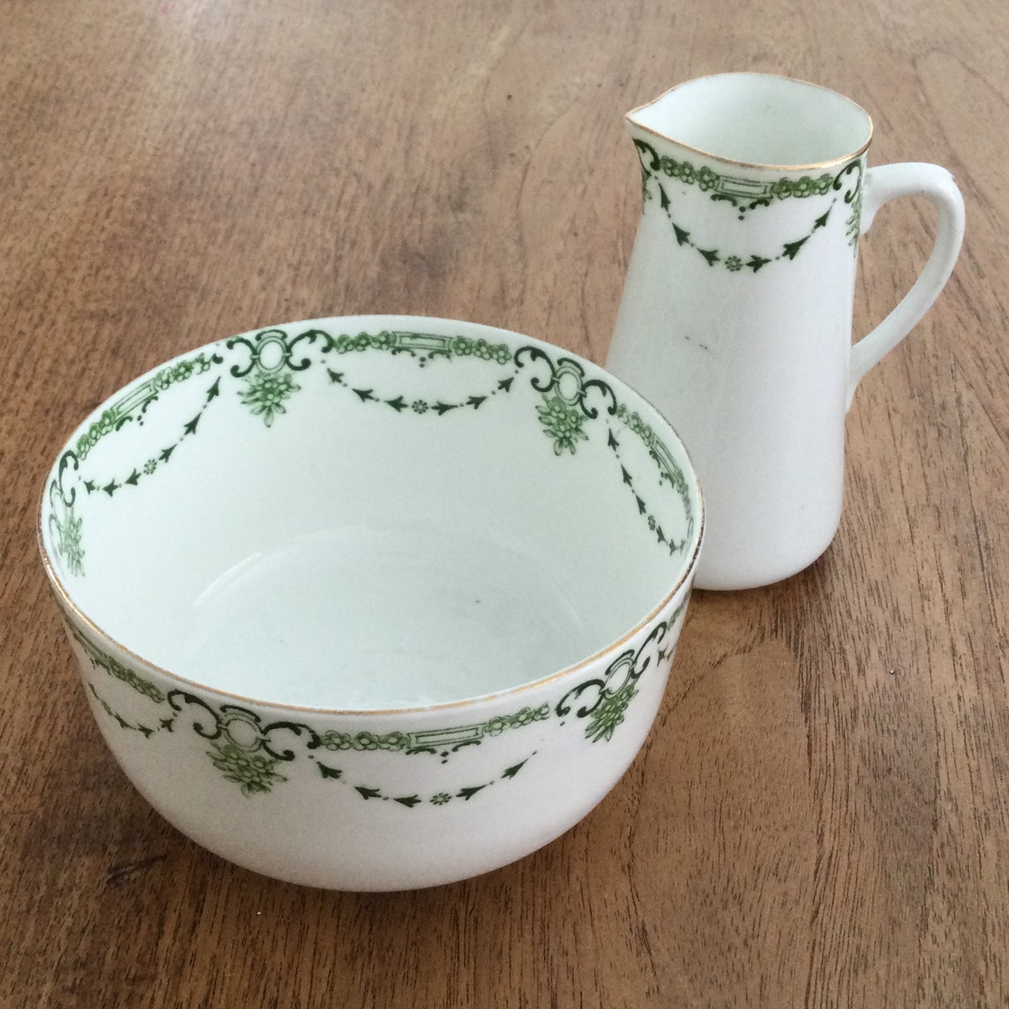 Atlas China pretty vintage milk jug / creamer and sugar bowl. Green garland design on white. Edwardian design.