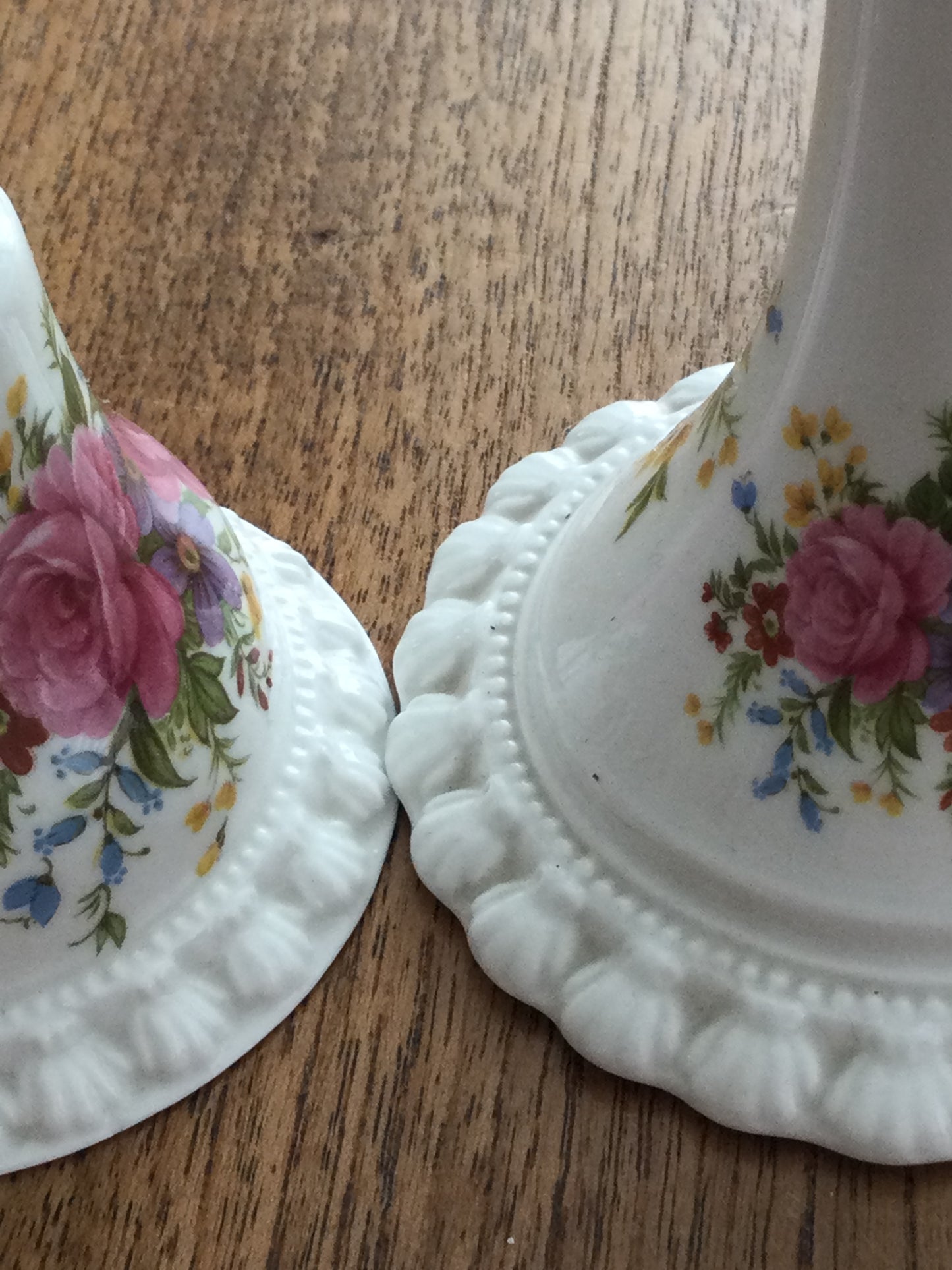 ‘Elizabethan’ china floral bell and Bud vase. Granny chic. Collectible bone china. Pretty rose design.
