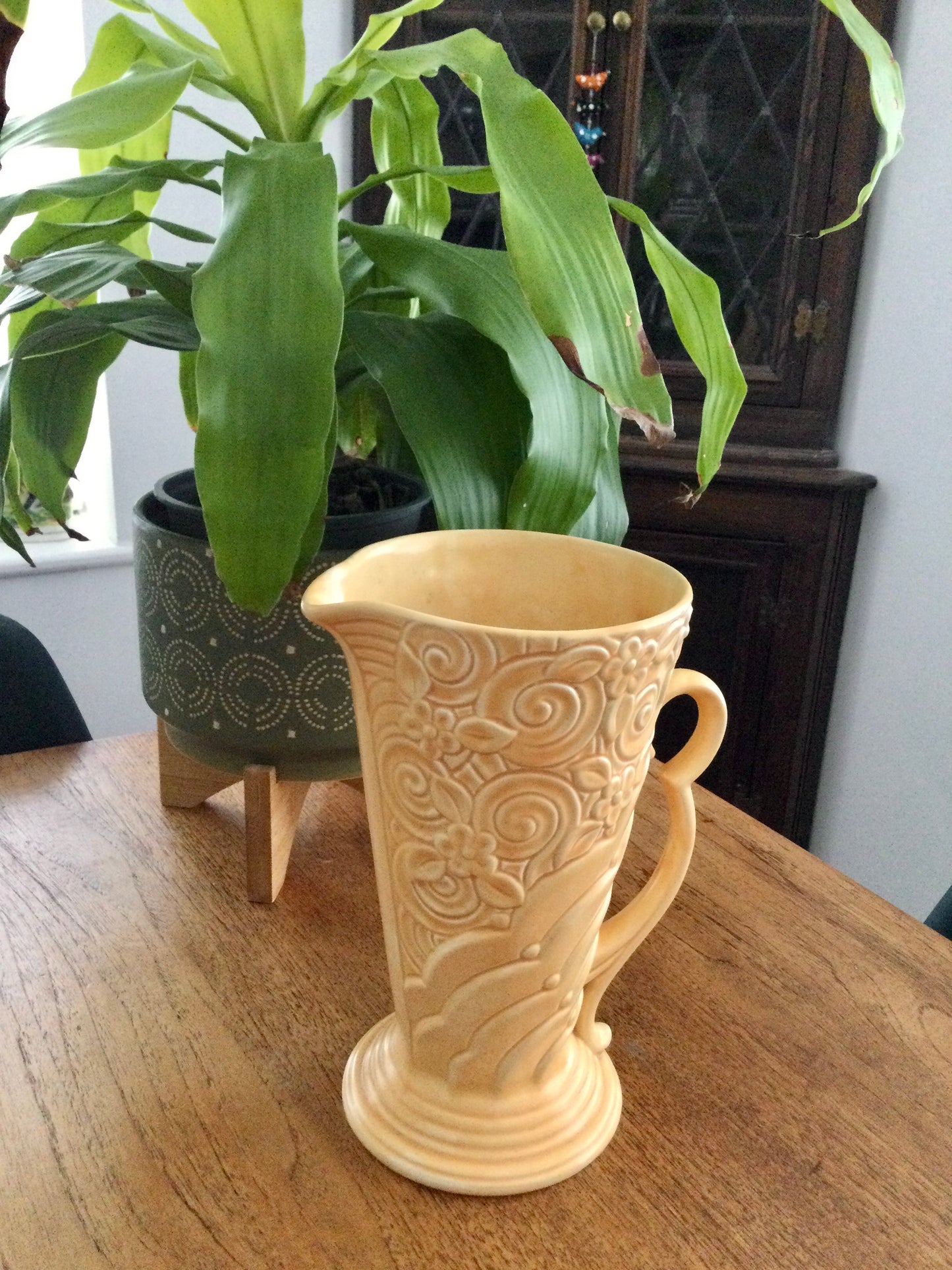 Vintage Wade Art Deco design 1940s Jug / Pitcher / Vase. Soft apricot orange colour. Pattern 371