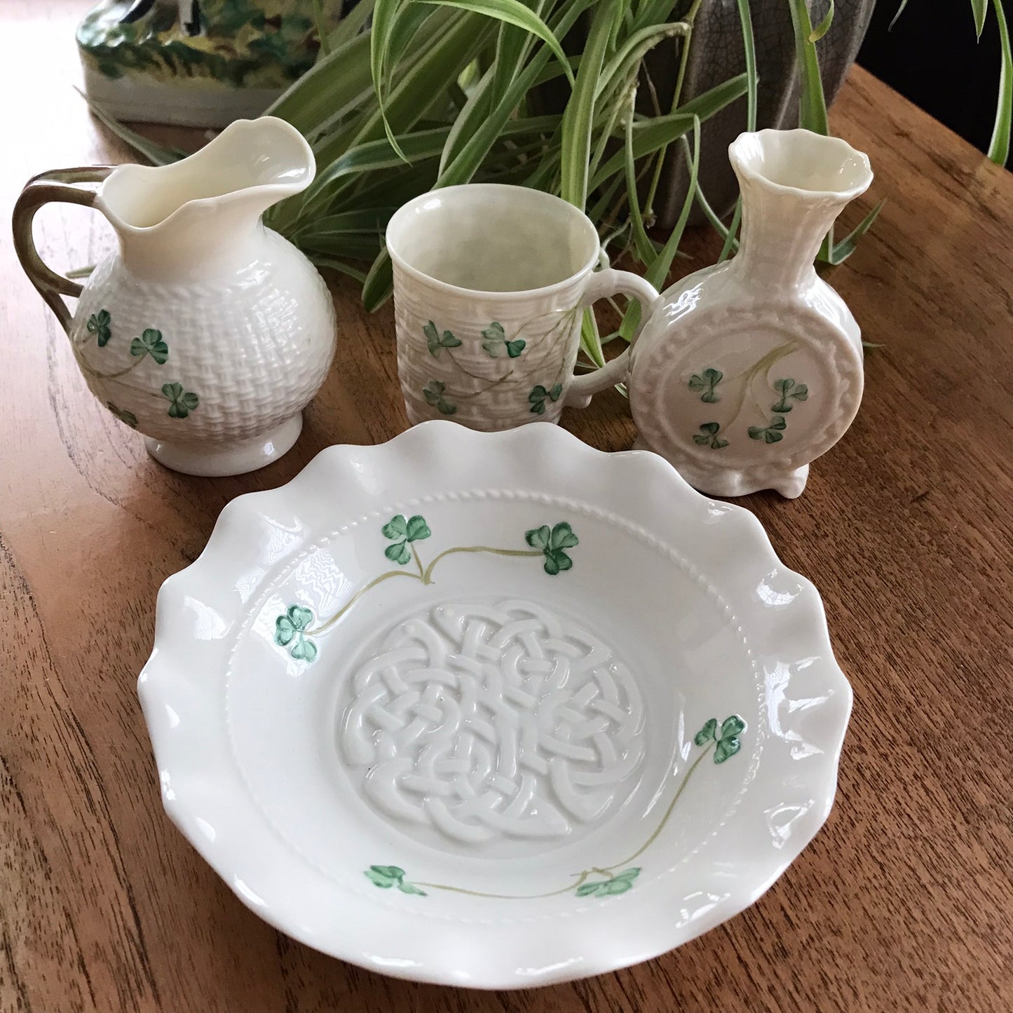 Beautiful Belleek accent dish in the Tara design. Cream china with green shamrock, and raised Celtic Knot design
