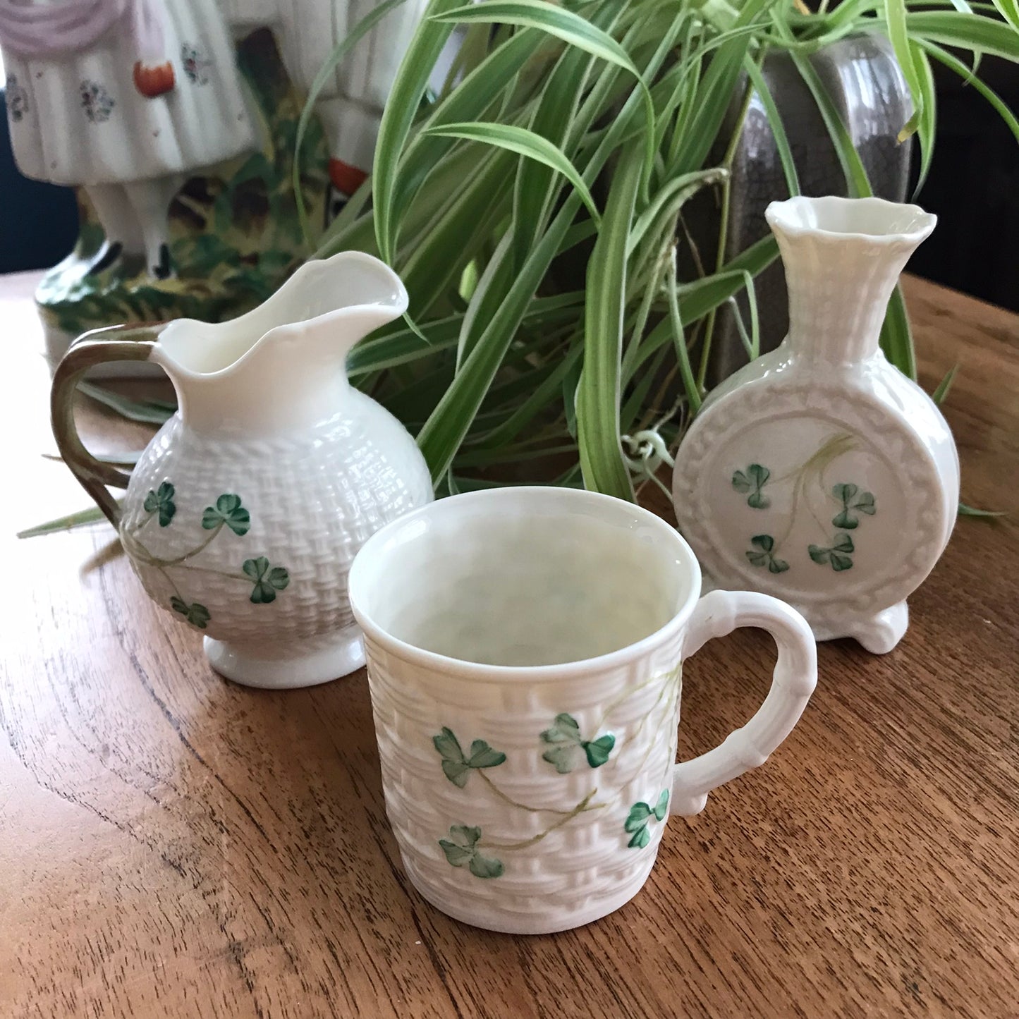 Beautiful Belleek accent dish in the Tara design. Cream china with green shamrock, and raised Celtic Knot design