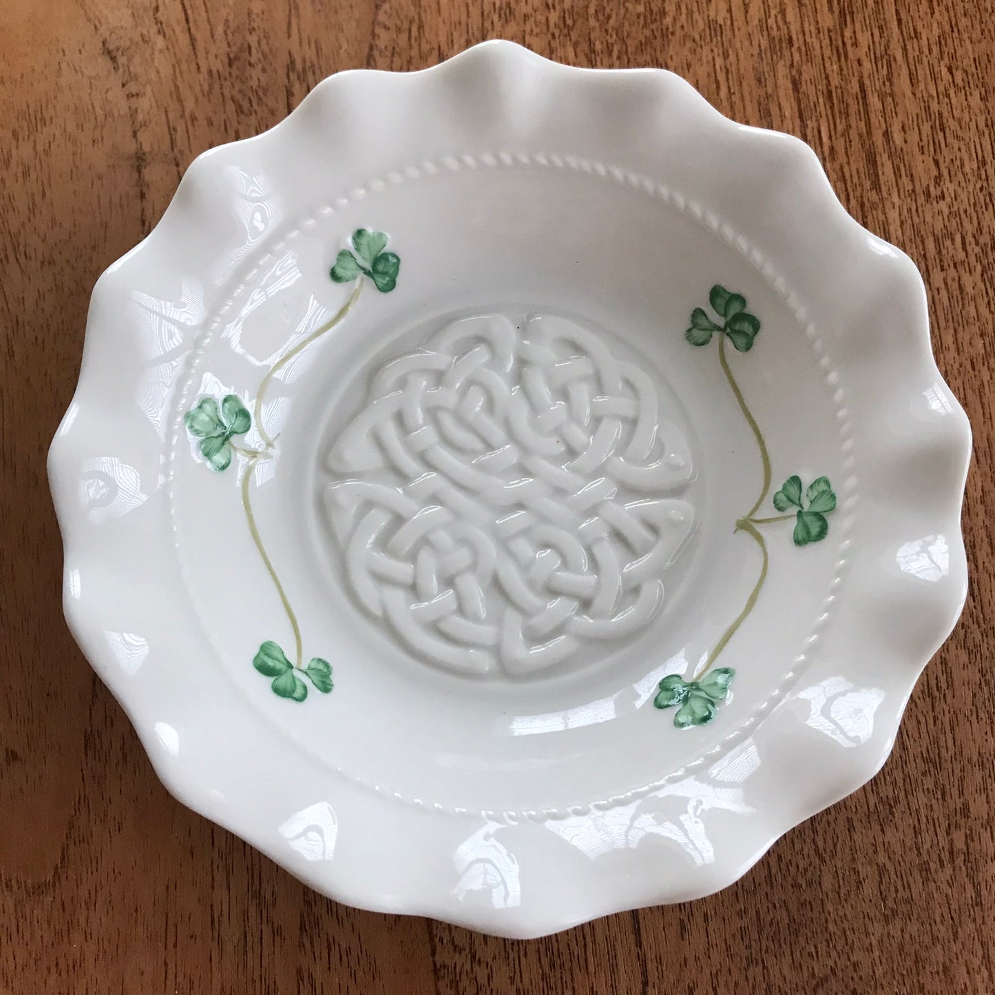 Beautiful Belleek accent dish in the Tara design. Cream china with green shamrock, and raised Celtic Knot design
