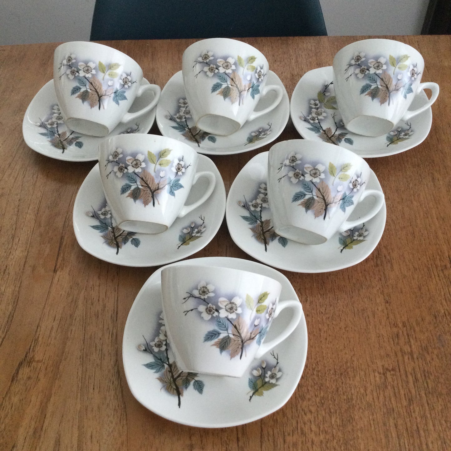Midwinter Orchard Blossom Fashion Shape Stylecraft set of 6 Tea Cups and Saucers 1960s retro