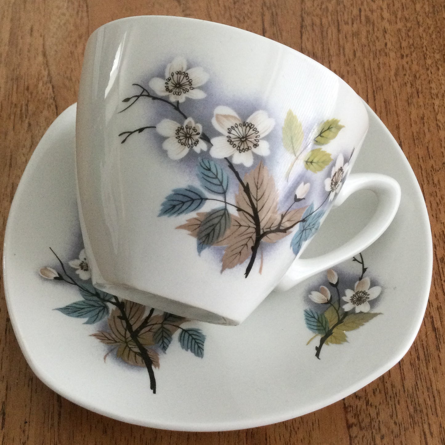 Midwinter Orchard Blossom Fashion Shape Stylecraft set of 6 Tea Cups and Saucers 1960s retro