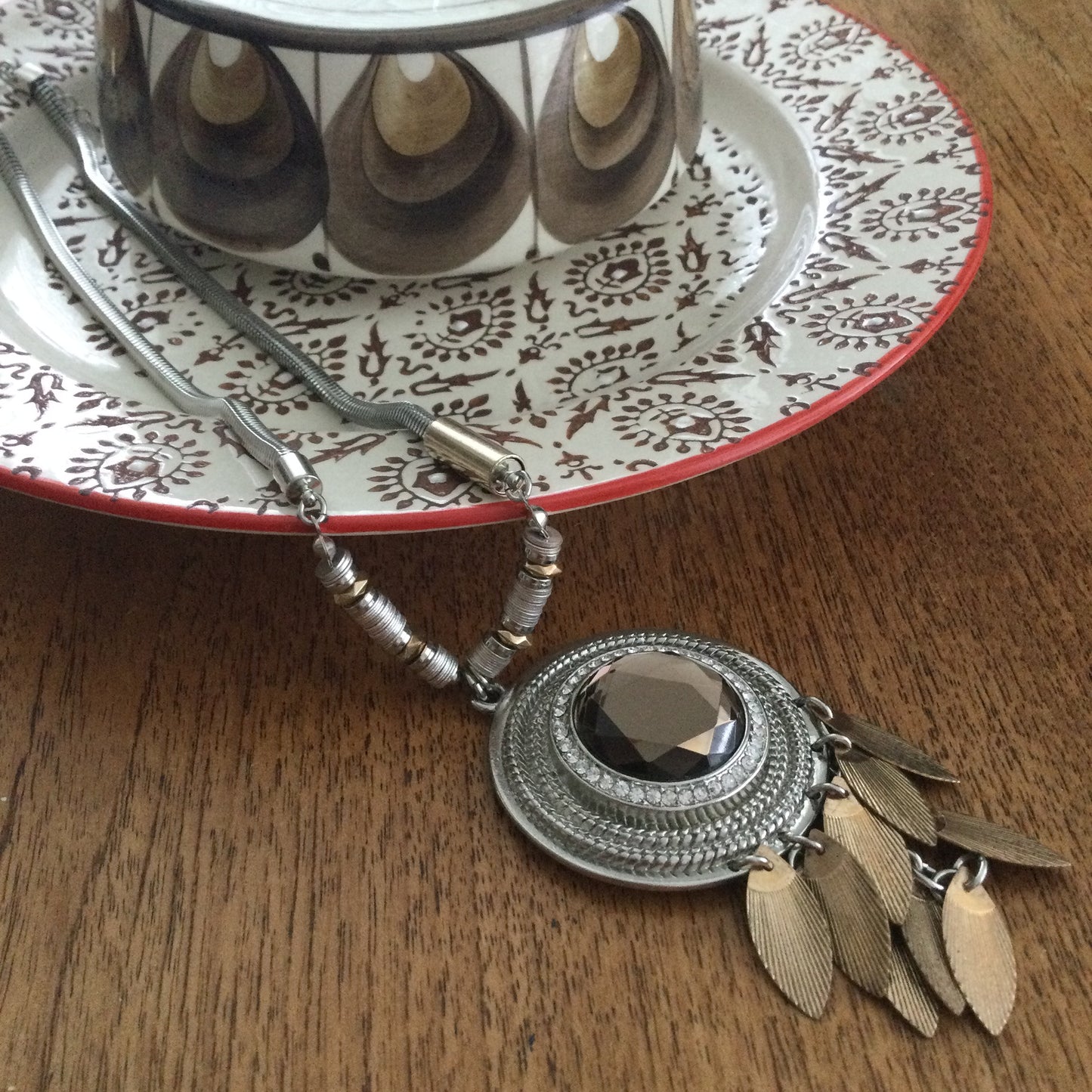 Per Una Dangle Necklace 2 Tone Metal Chunky Statement Jewellery. Leaf / feather shape dangles with pale brown cut glass stone