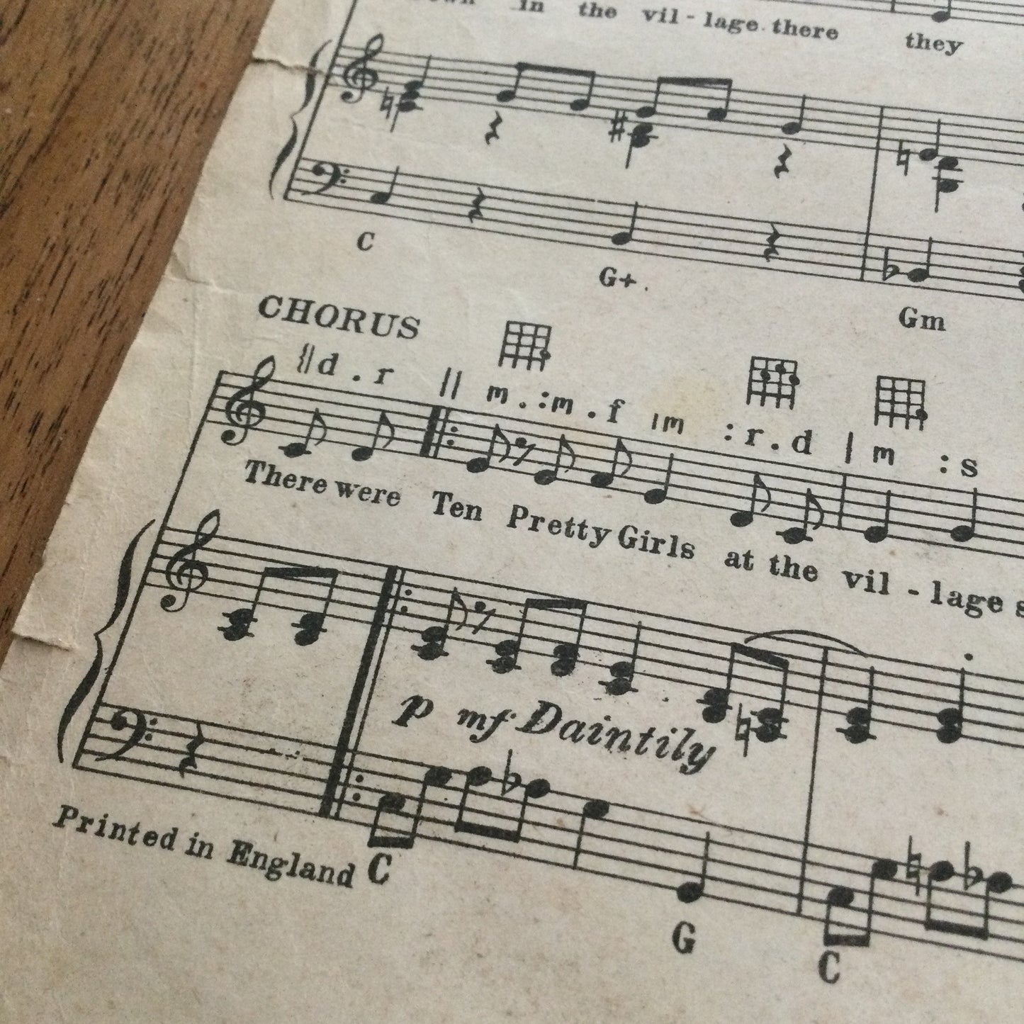 Vintage Sheet Music 'Ten Pretty Girls' Will Grosz Jimmy Kennedy. Great front cover. 1937 ukulele accordion