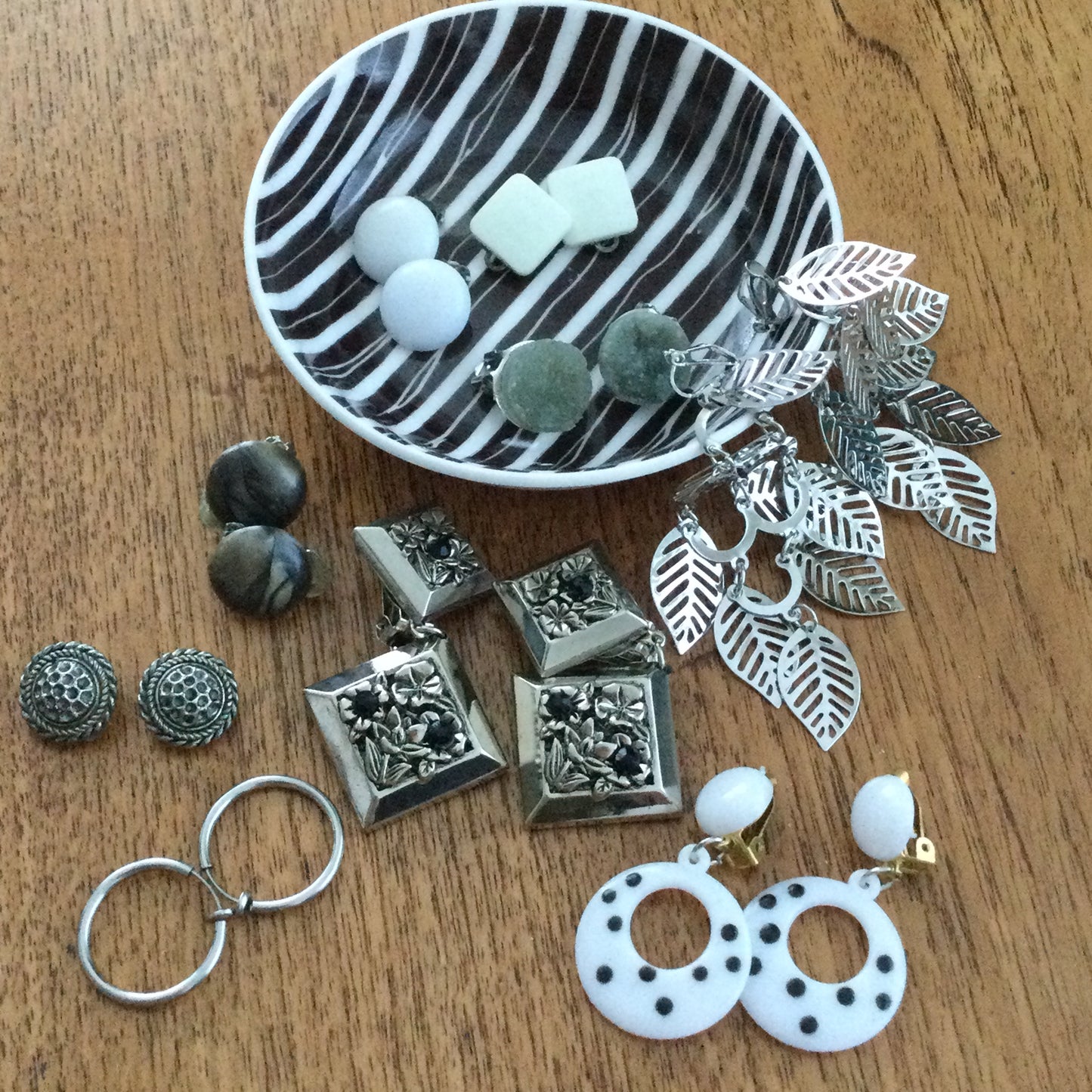 Clip On White Plastic Dangly Retro Earrings. Simple Retro Look 60s 80s. Black spots. Spotty. Hoop Shape