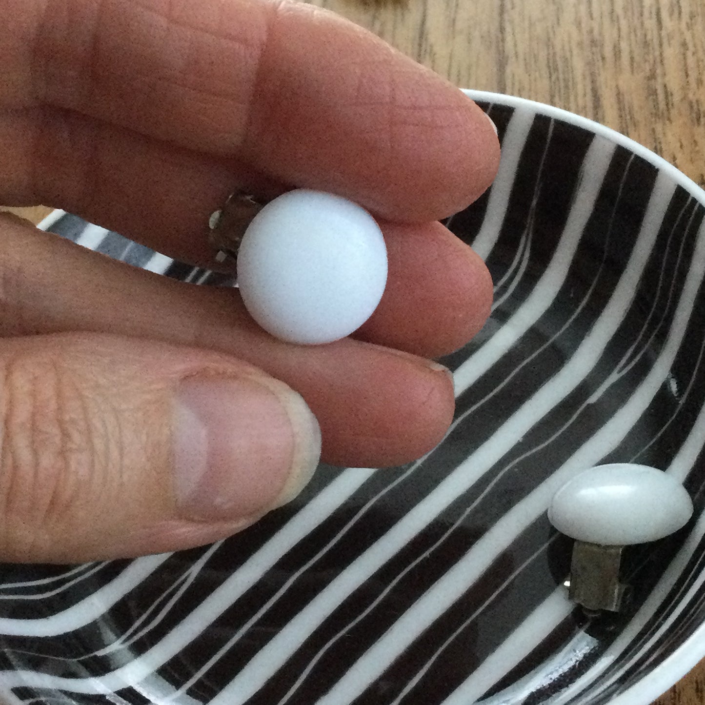 Clip On White Plastic Round Button Stud Earrings. Simple Retro Look 50s 60s 80s