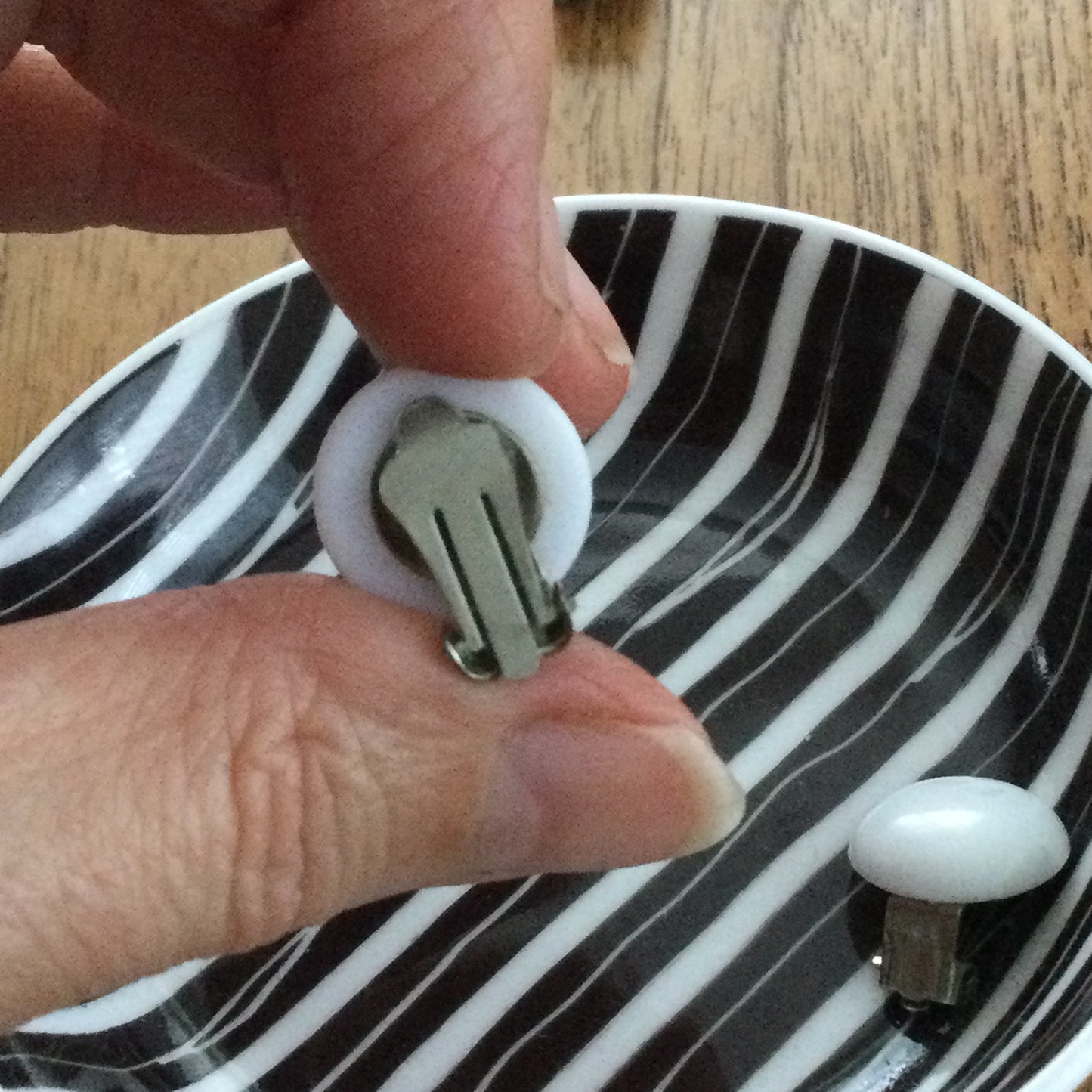 Clip On White Plastic Round Button Stud Earrings. Simple Retro Look 50s 60s 80s
