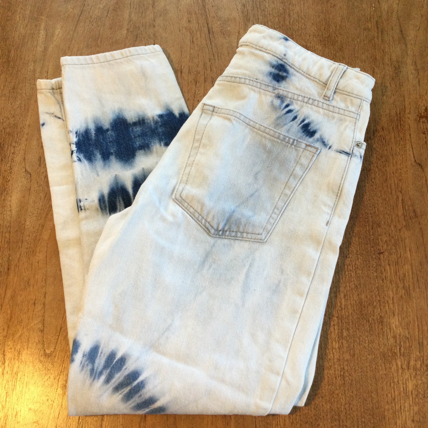 Top Shop Mom Jeans Size 28/30 Size 6 Bleached Tie Dye Effect. High Rise.