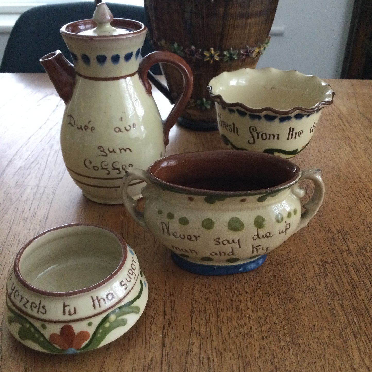 Longpark Torquay Devon pottery rustic open sugar bowl. Motto ware. Scandy Art Nouveau design.