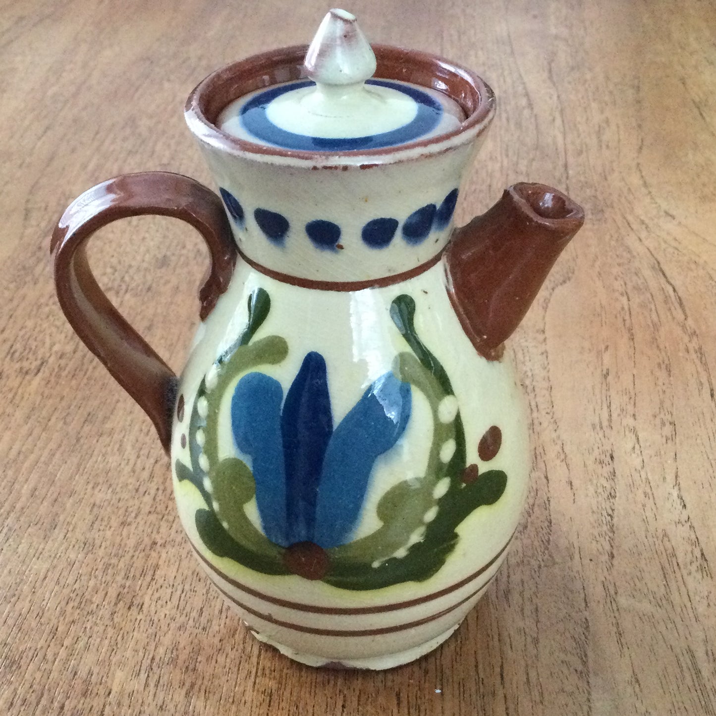 Vintage small / individual coffee pot / hot water pot. Lidded. Devon / Torquay / Motto Ware. Dialect 'Duee ave zum coffee'