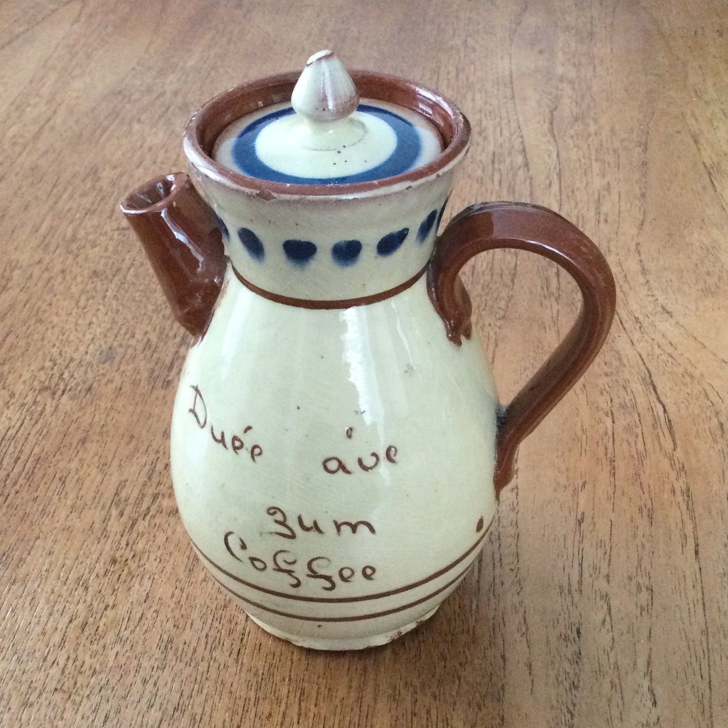 Vintage small / individual coffee pot / hot water pot. Lidded. Devon / Torquay / Motto Ware. Dialect 'Duee ave zum coffee'