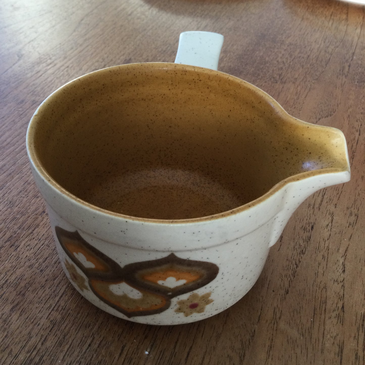 Royal Worcester Palissy 'Kalabar' Sauce / Gravy Boat. 1970s casual tableware. Rustic browns and creams, speckled finish.