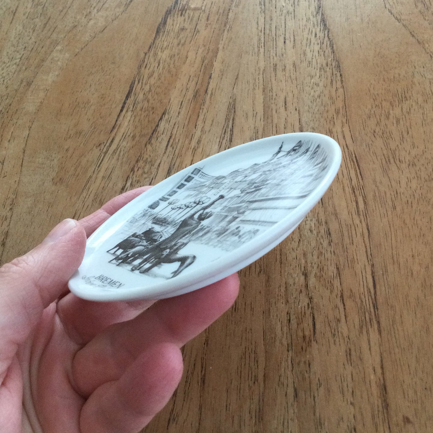 Bremen Swineherd and Pig Statue Souvenir Pin Dish / Coaster. Bottcherstrasse ceramics. Black and white.
