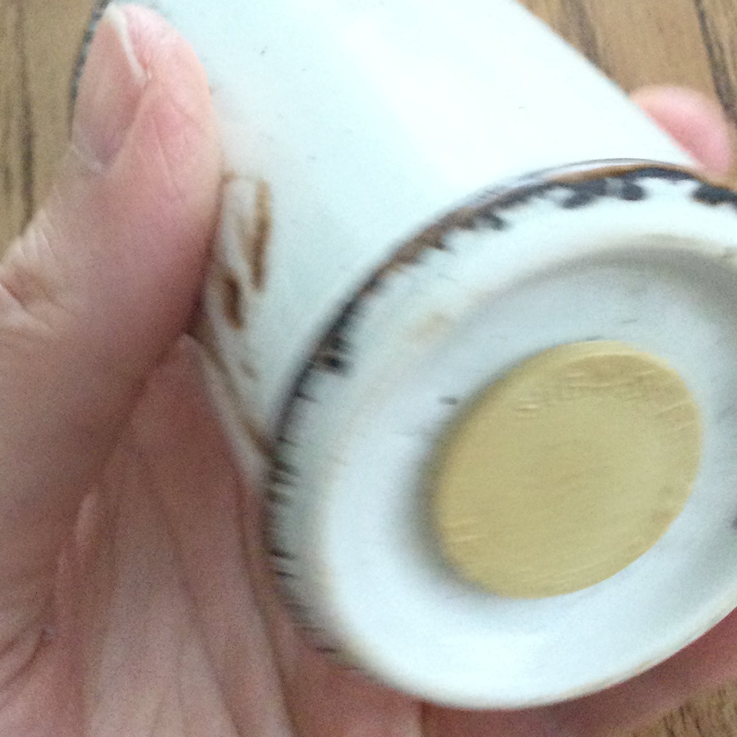 Vintage Midwinter Stonehenge 'Wild Oats' large salt pot. 1970s Retro. Rustic. 10.5 cm high. Brown and beige.
