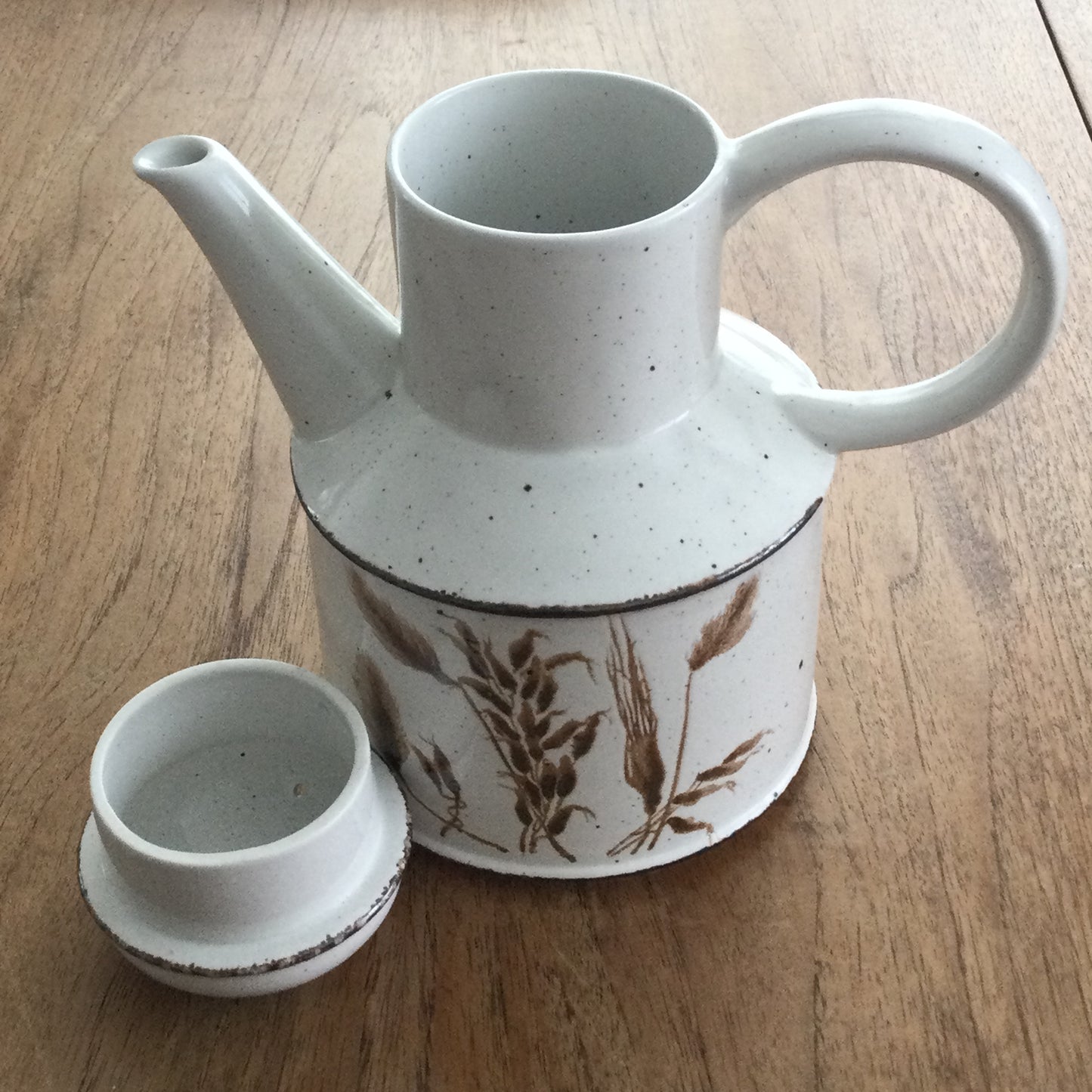 Vintage Midwinter Stonehenge 'Wild Oats' Coffee Pot. 1970s Retro. Rustic. 2 Pints. Brown and beige.