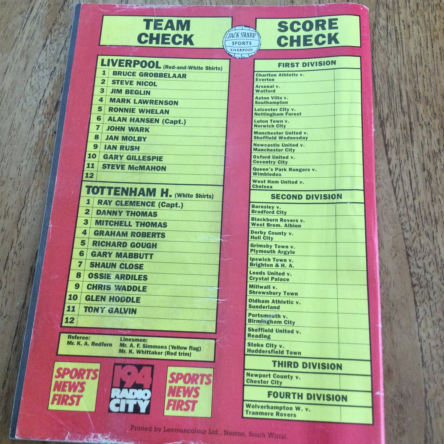 1986/87 Division 1 Liverpool v Tottenham Hotspur 11/10/86 Programme The Anfield Review.