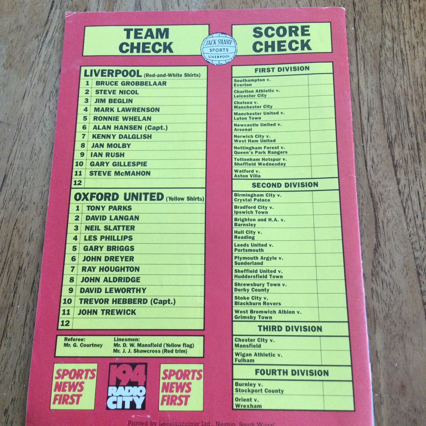 1986/87 Division 1 Liverpool v Oxford United 18/10/86 Programme The Anfield Review.