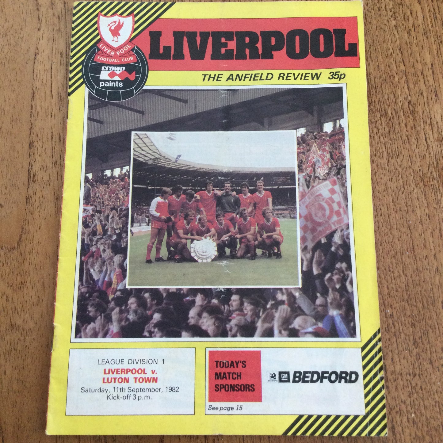 1982/83 Division 1 LIVERPOOL v Luton Town 11/09/82 Programme The Anfield Review.