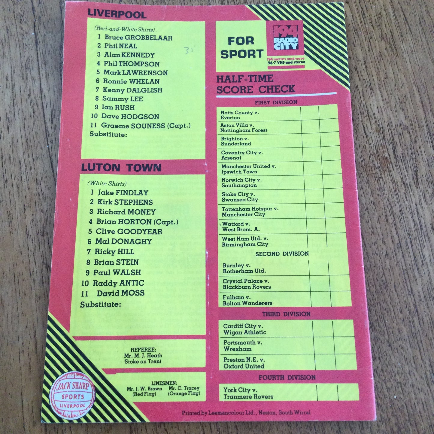 1982/83 Division 1 LIVERPOOL v Luton Town 11/09/82 Programme The Anfield Review.