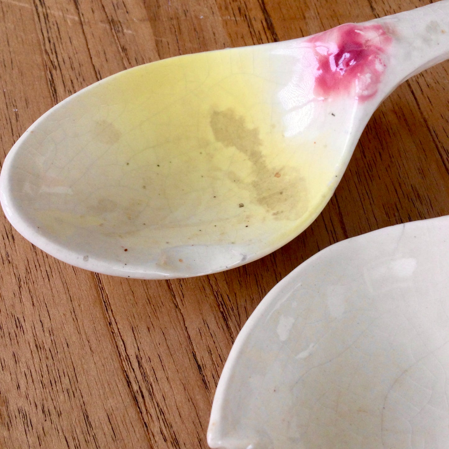 Vintage 1930s Carlton Ware Salad Servers set of 3. Yellow with green salad leaf ends.