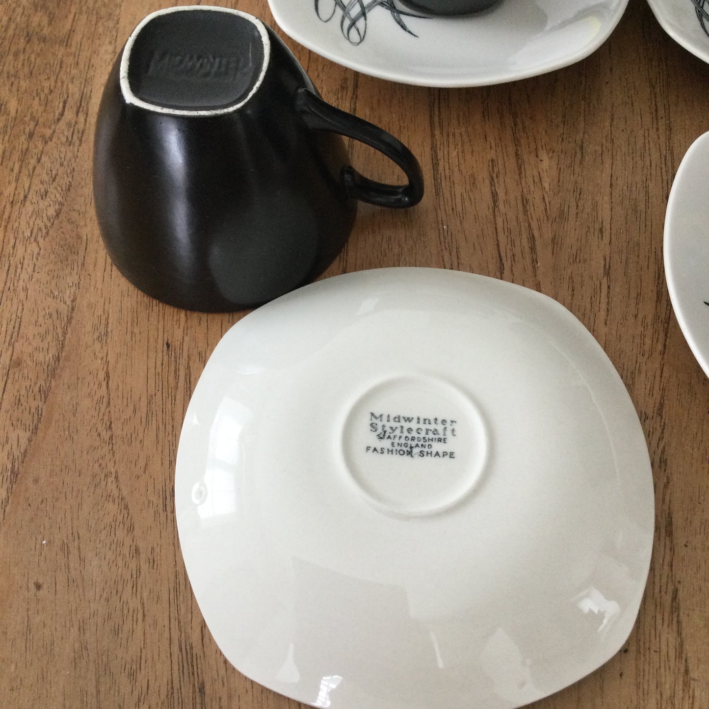 Set of 5 demitasse coffee cups and saucers. Midwinter Bali Hai grasses design by John Russell.