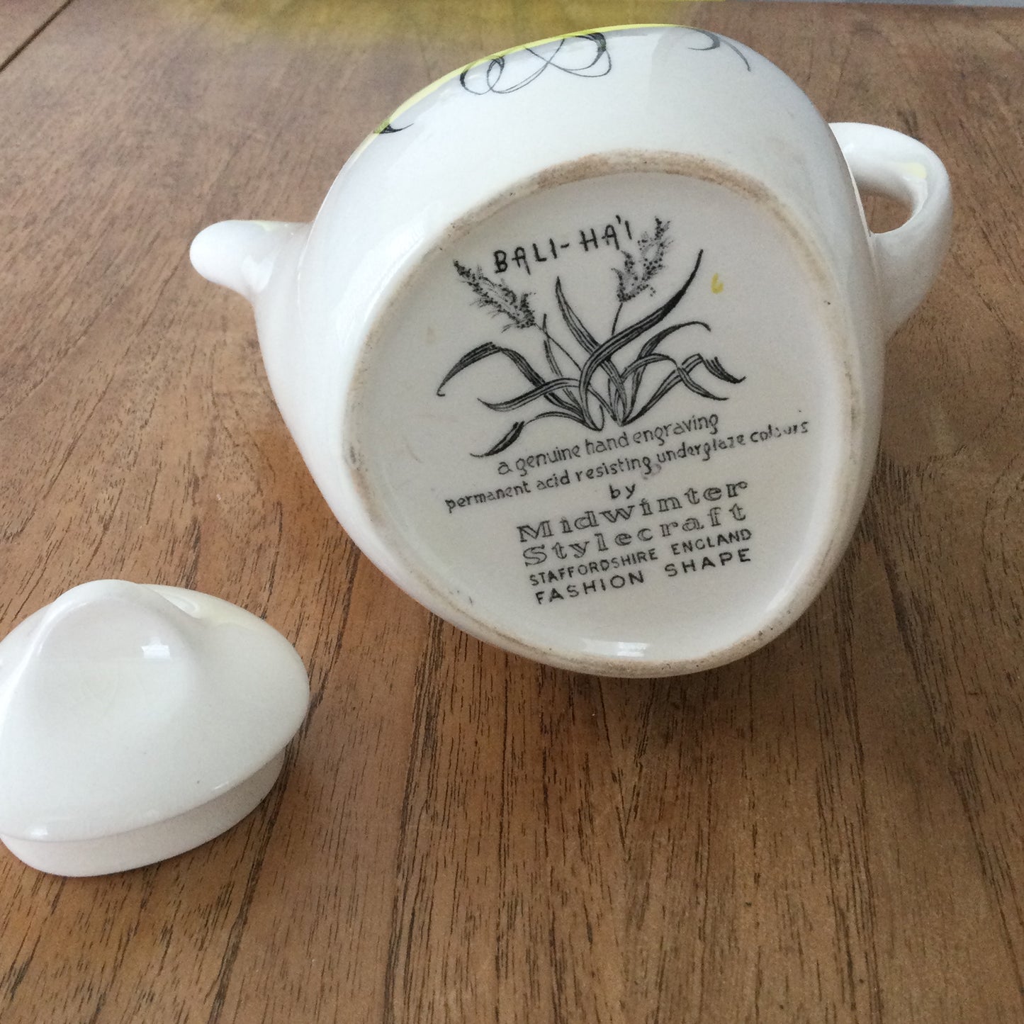 Coffee Pot DAMAGED. Midwinter Bali Hai by John Russell. 1960s retro grass design. Fashion shape.