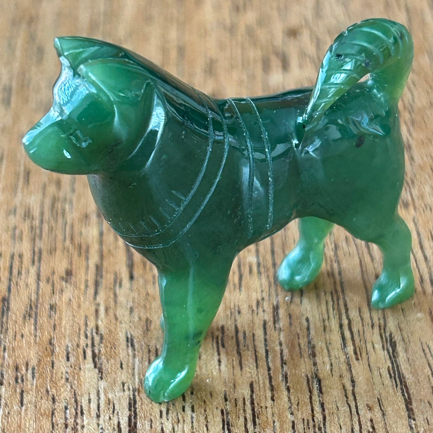 Nephrite Jade Canadian Husky Dog Miniature Ornament – Hand-Carved Green Jade Dog