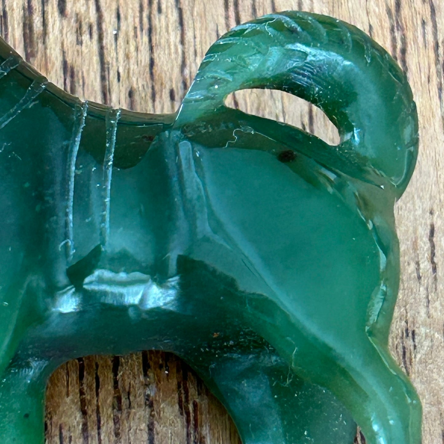 Nephrite Jade Canadian Husky Dog Miniature Ornament – Hand-Carved Green Jade Dog