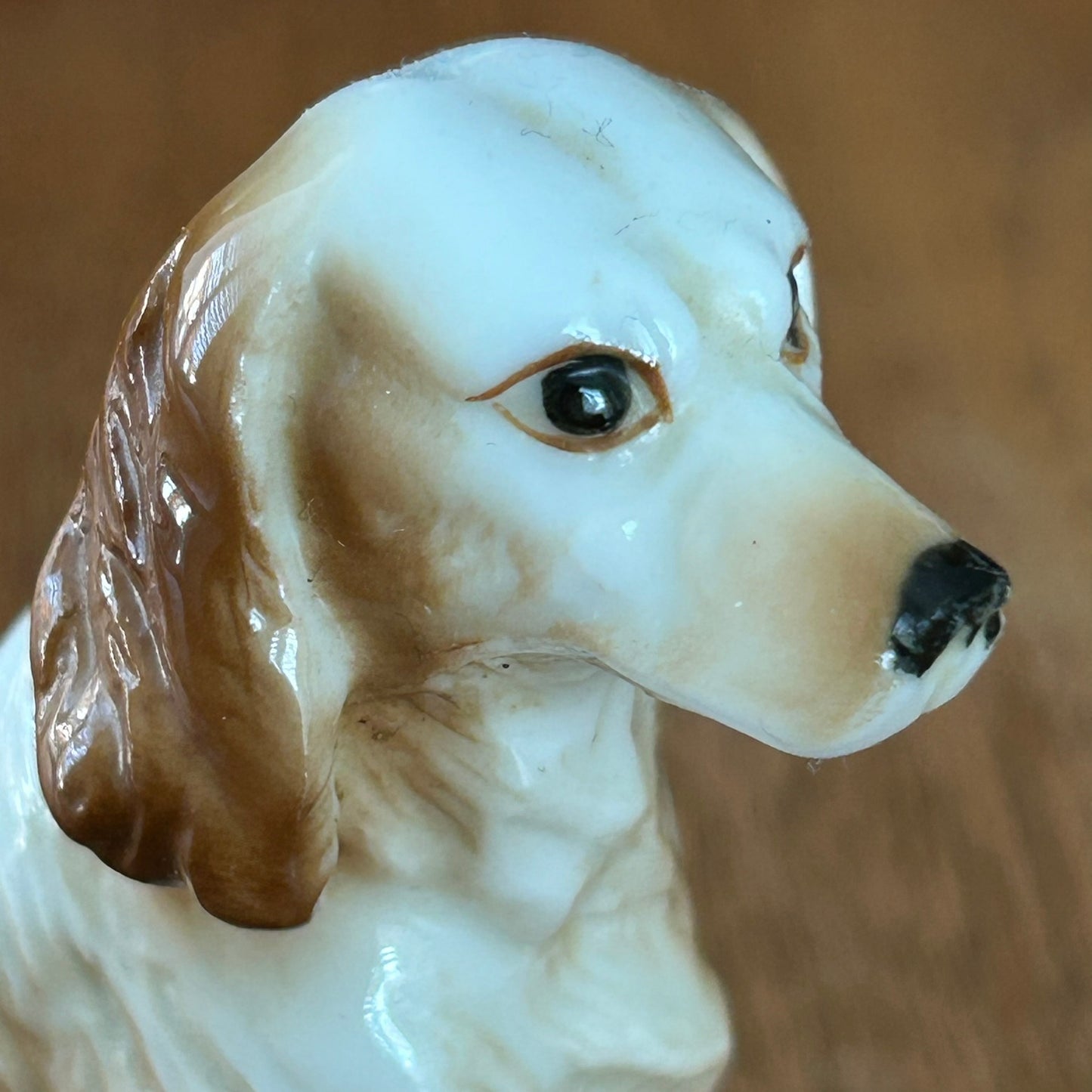 Vintage Spaniel Dog Ornament / Figurine. Dog Lovers Gift Approx 8 cm high. Brown and white.