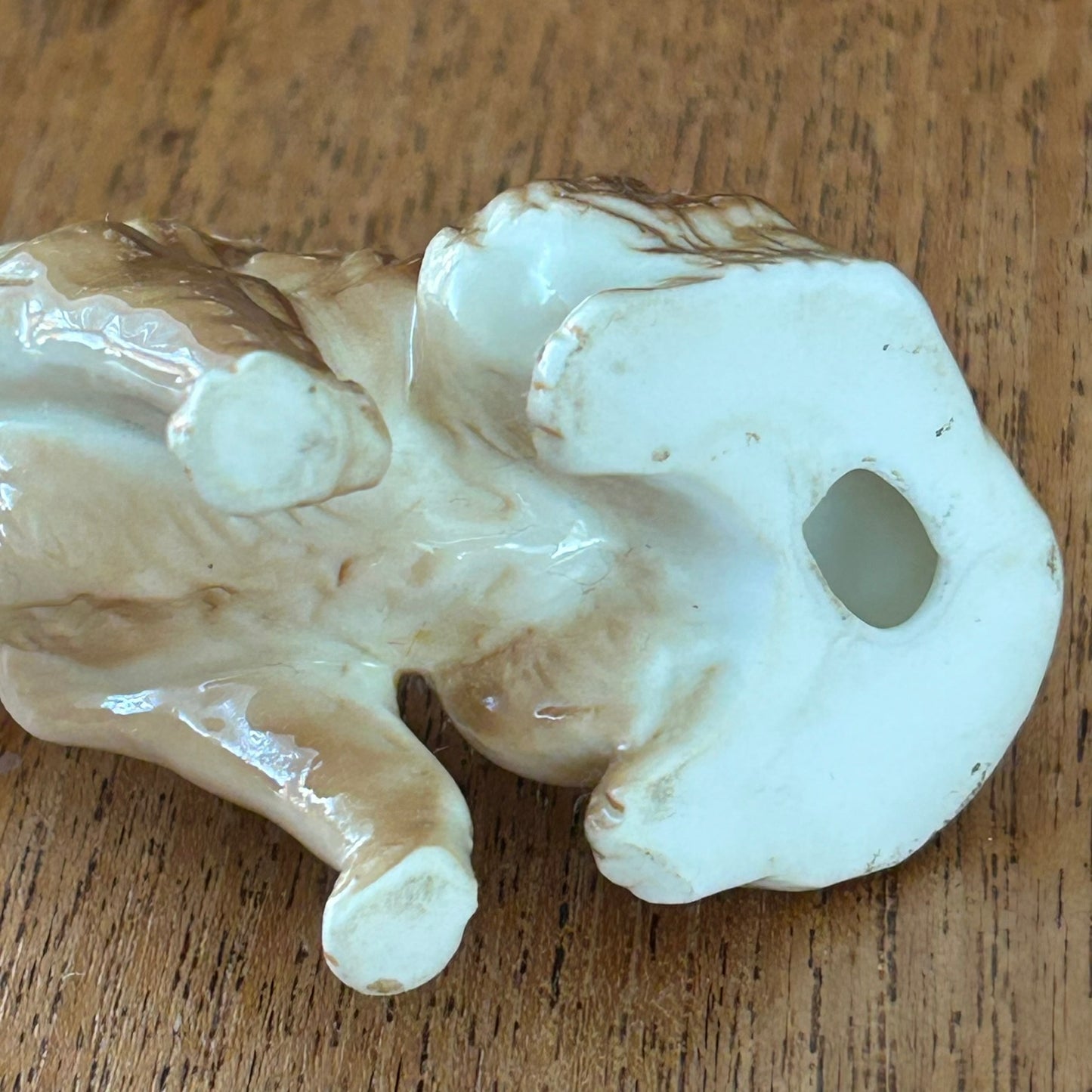 Vintage Spaniel Dog Ornament / Figurine. Dog Lovers Gift Approx 8 cm high. Brown and white.