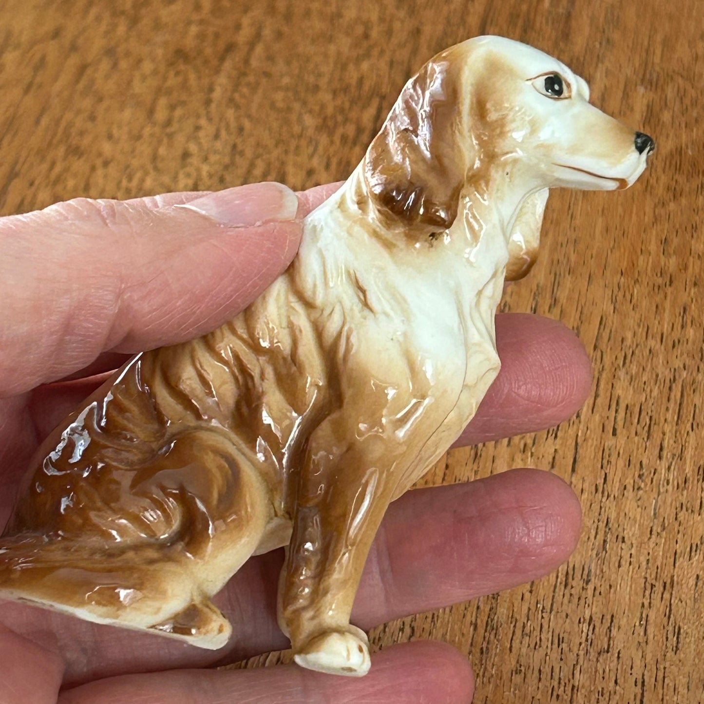 Vintage Spaniel Dog Ornament / Figurine. Dog Lovers Gift Approx 8 cm high. Brown and white.