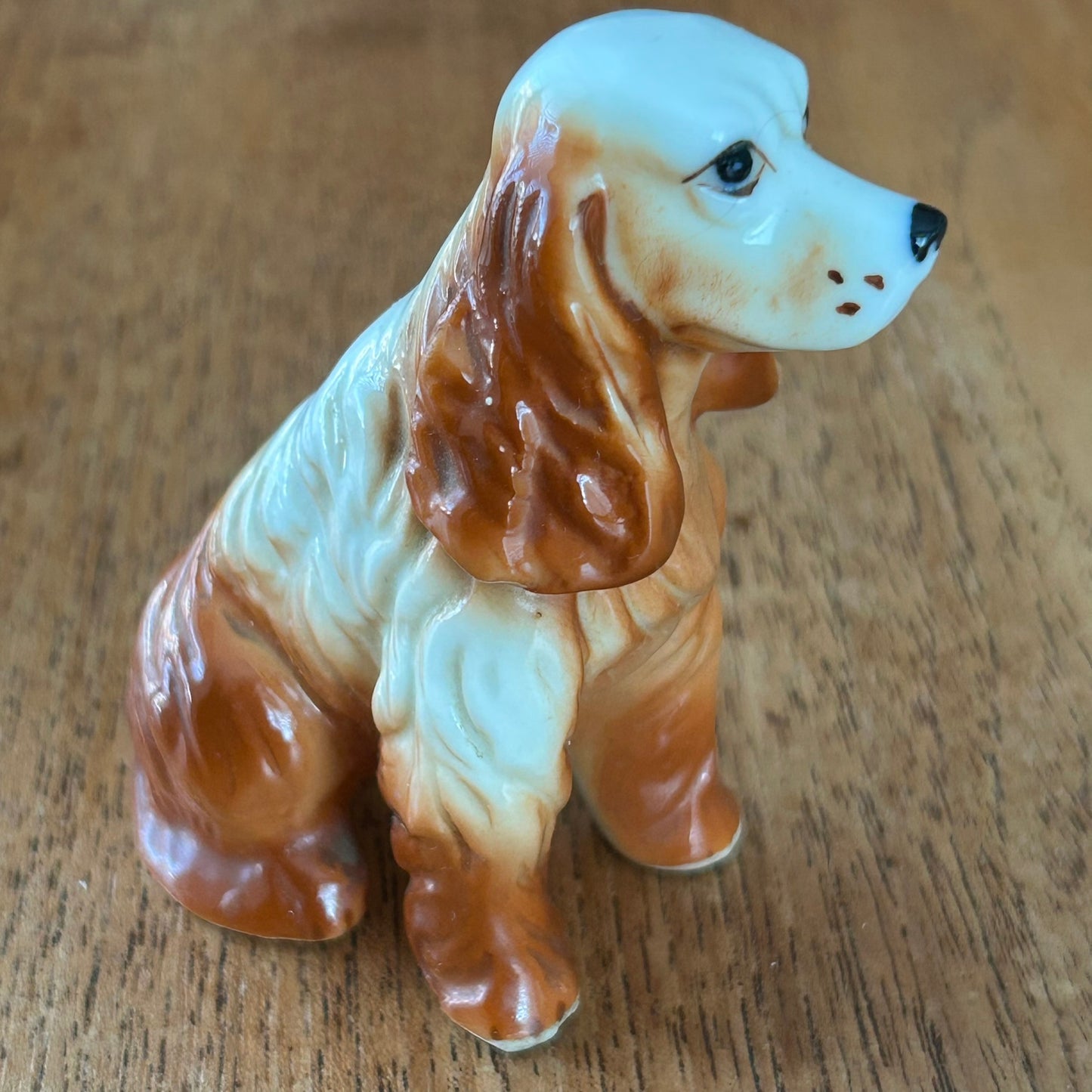 Beautiful Spaniel Dog Ornament / Figurine. Dog Lovers Gift Approx 8 cm high. Brown and white.