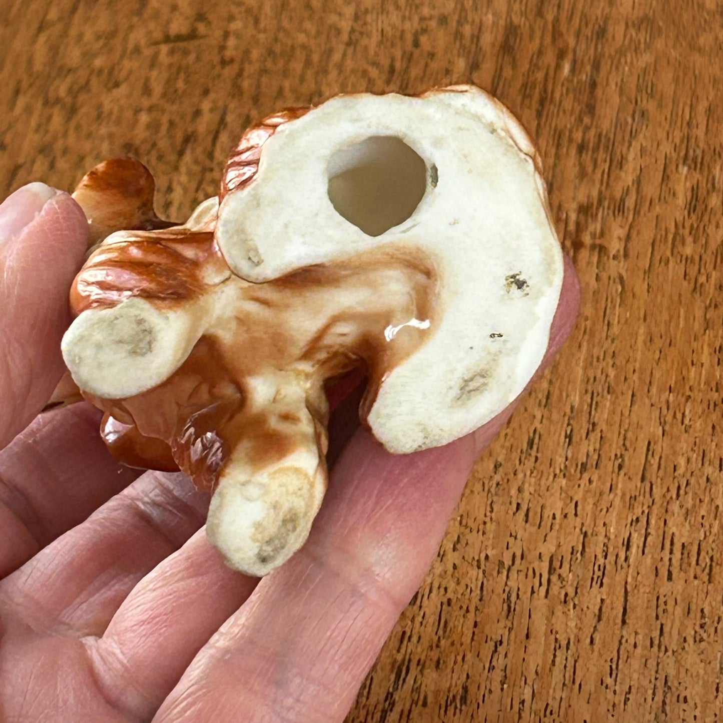 Beautiful Spaniel Dog Ornament / Figurine. Dog Lovers Gift Approx 8 cm high. Brown and white.