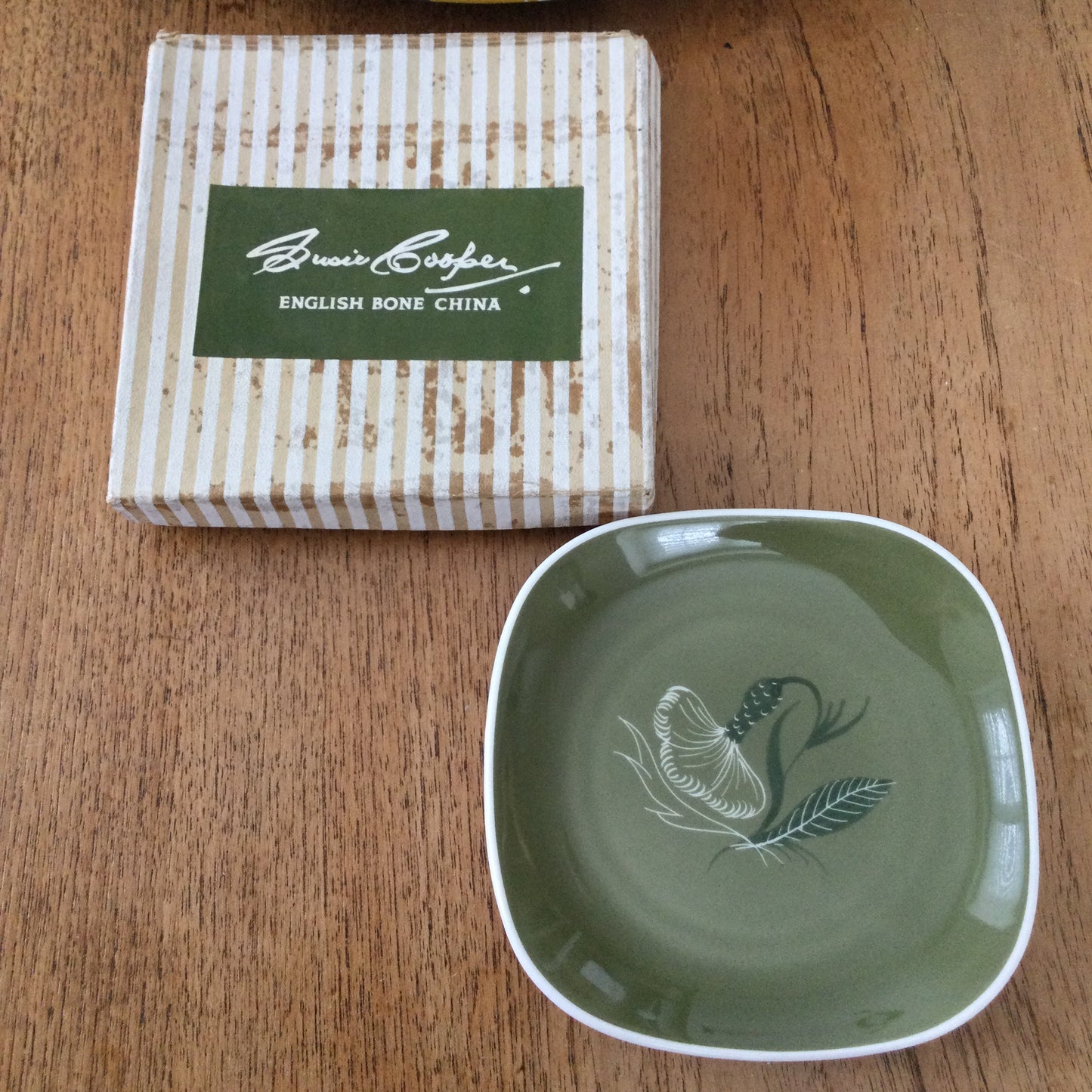 Susie Cooper for Wedgwood Pin Dish / Trinket Dish – Soft Moss Green with Floral Design – English Bone China (1950-1966)