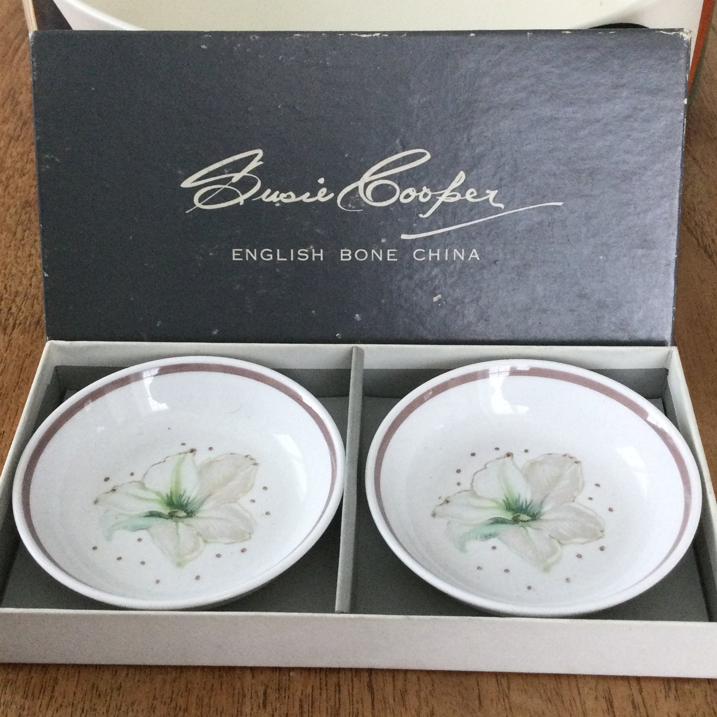 Pair of Susie Cooper for Wedgwood Pin Dishes / Trinket Dishes – White Lily Design with Soft Brown Edge – 1950s/60s – In Original Box