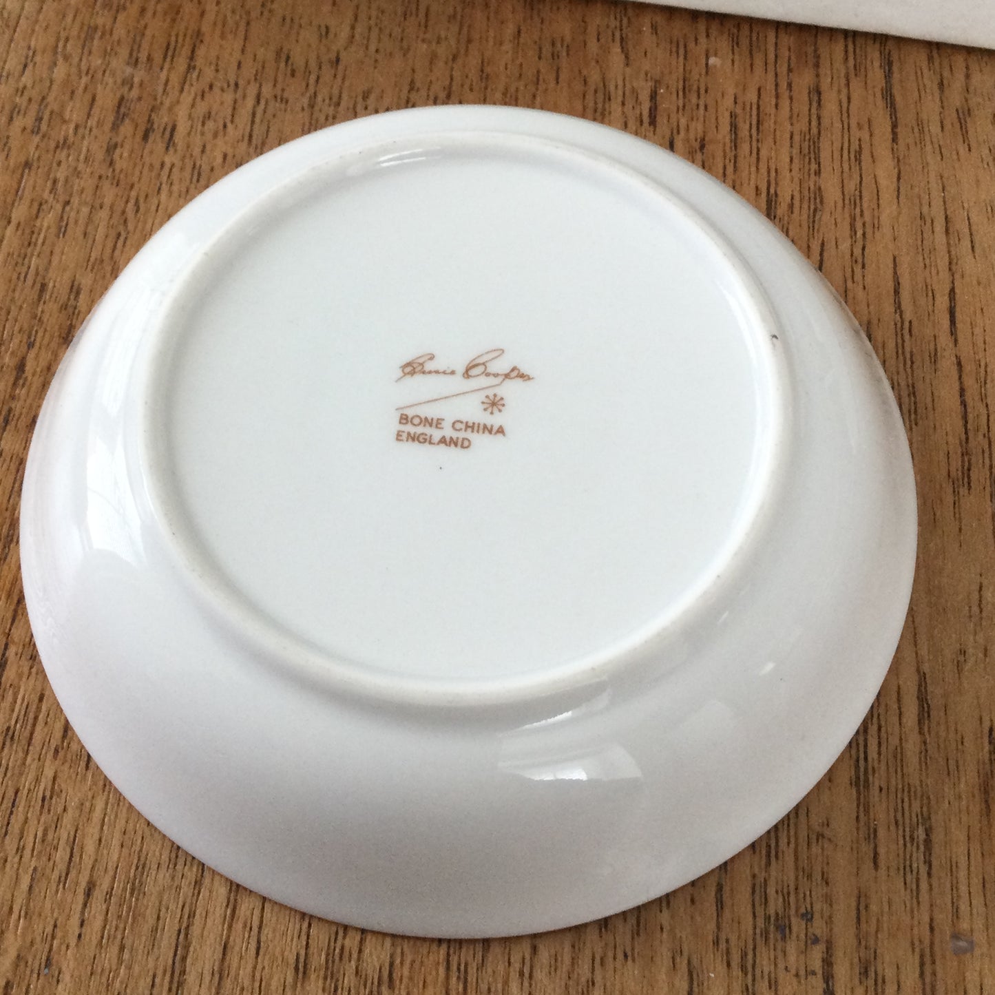 Pair of Susie Cooper for Wedgwood Pin Dishes / Trinket Dishes – White Lily Design with Soft Brown Edge – 1950s/60s – In Original Box