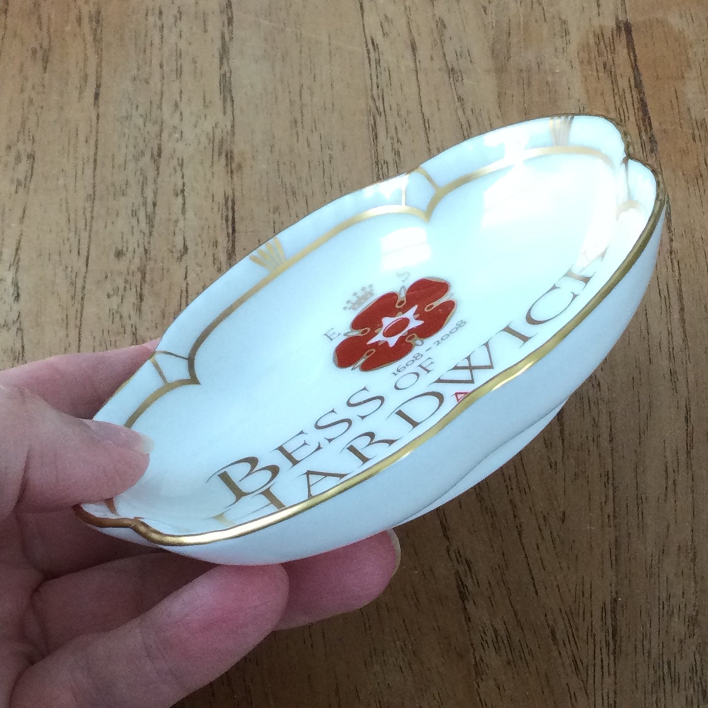 Bess of Hardwick Commemorative Pin Dish – 1608-2008 | Royal Crown Derby | Bold, Beautiful, and Brilliant