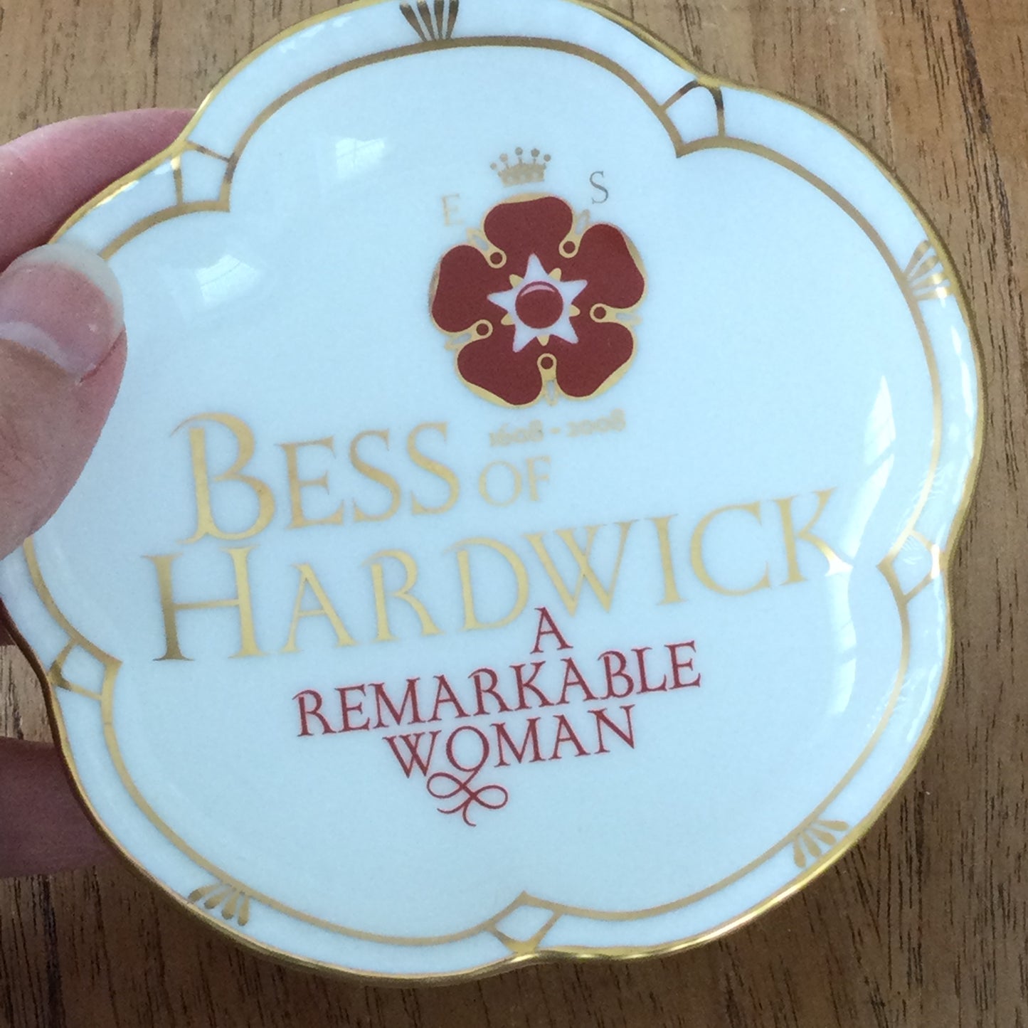 Bess of Hardwick Commemorative Pin Dish – 1608-2008 | Royal Crown Derby | Bold, Beautiful, and Brilliant