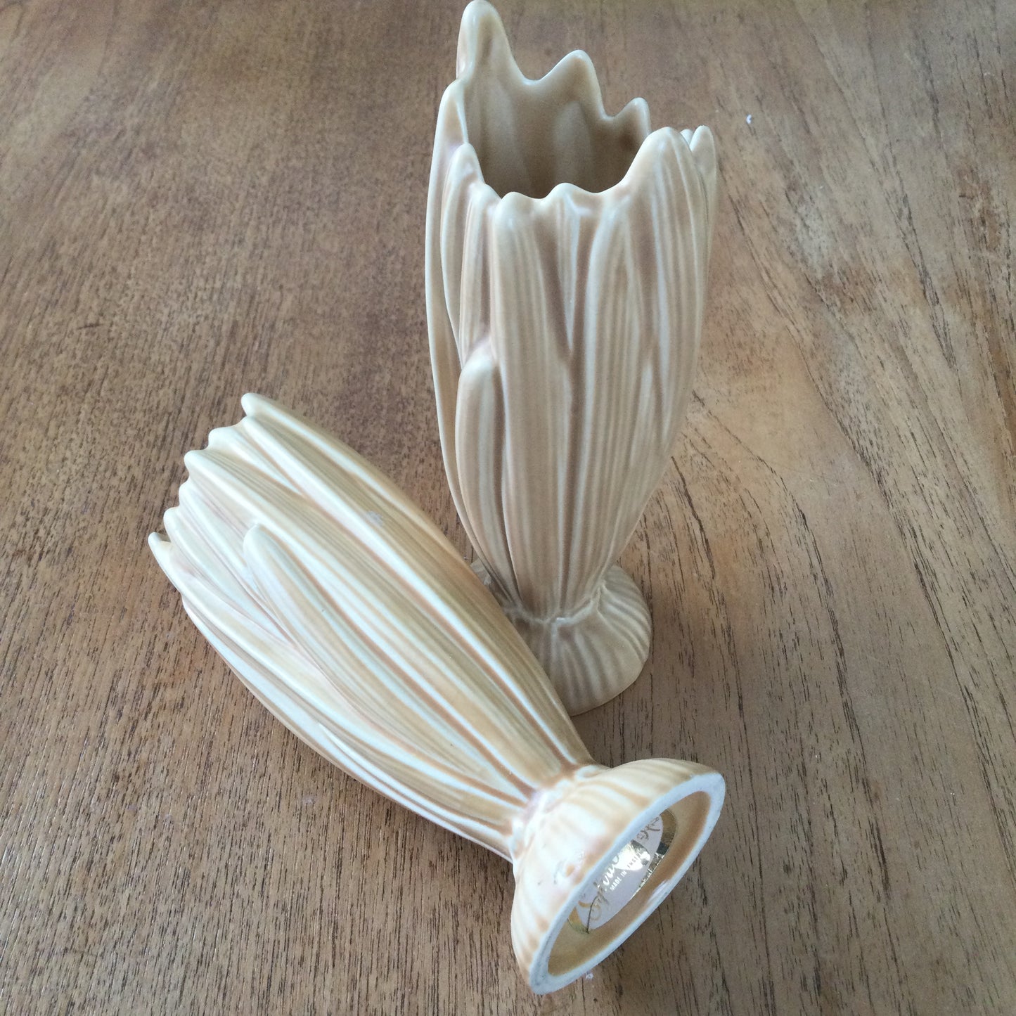 Vintage Pair of SylvaC 2321 Hyacinth Vases – 18 cm Textured Leaf Design | 1960s Beige Oatmeal Glaze
