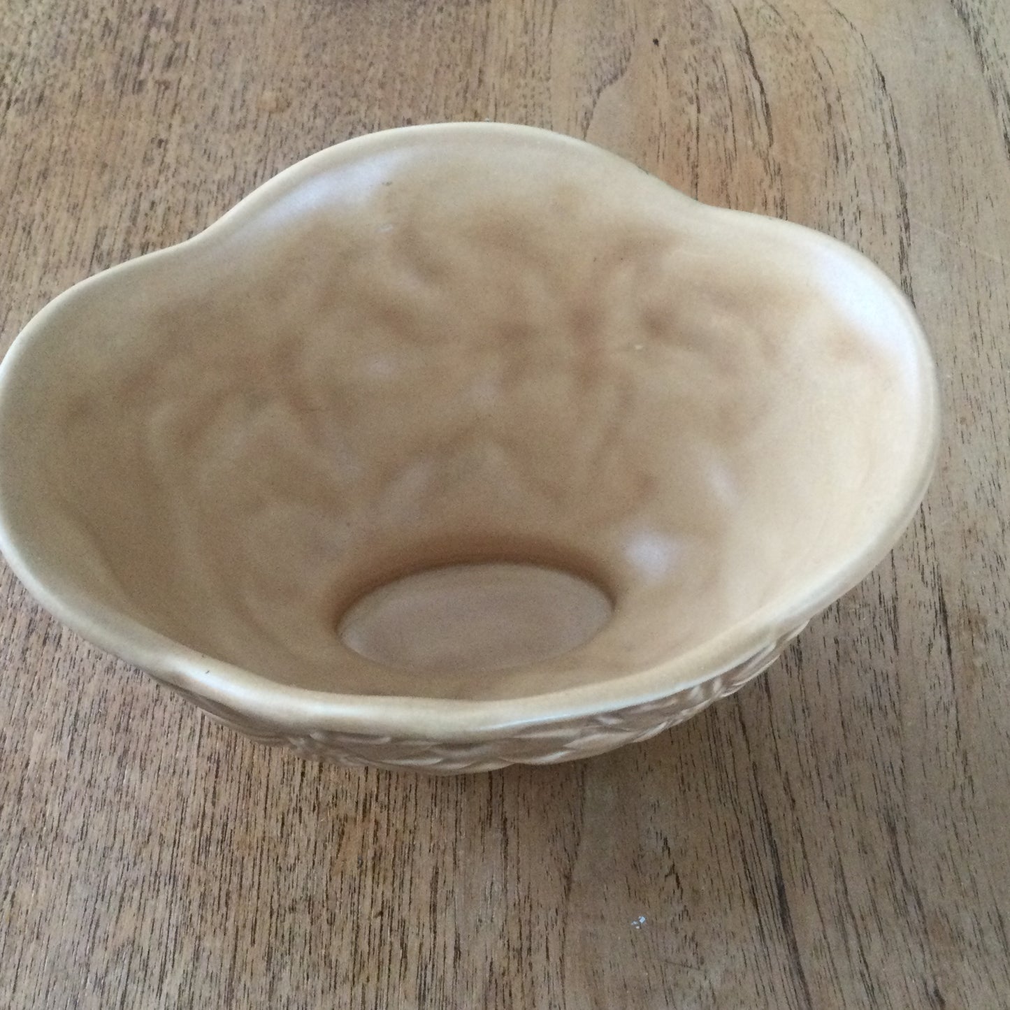 Vintage SylvaC 1783 vase / indoor planter. 9.5 cm high. Embossed flower design. Oatmeal / beige.