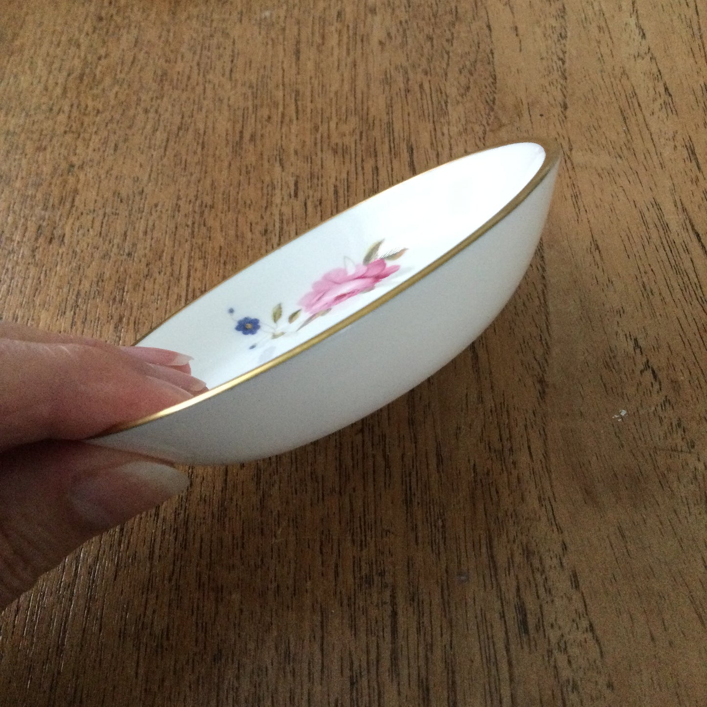 Royal Worcester Marissa pin dish / trinket dish. Round with pink and white rose design. Gold edging.