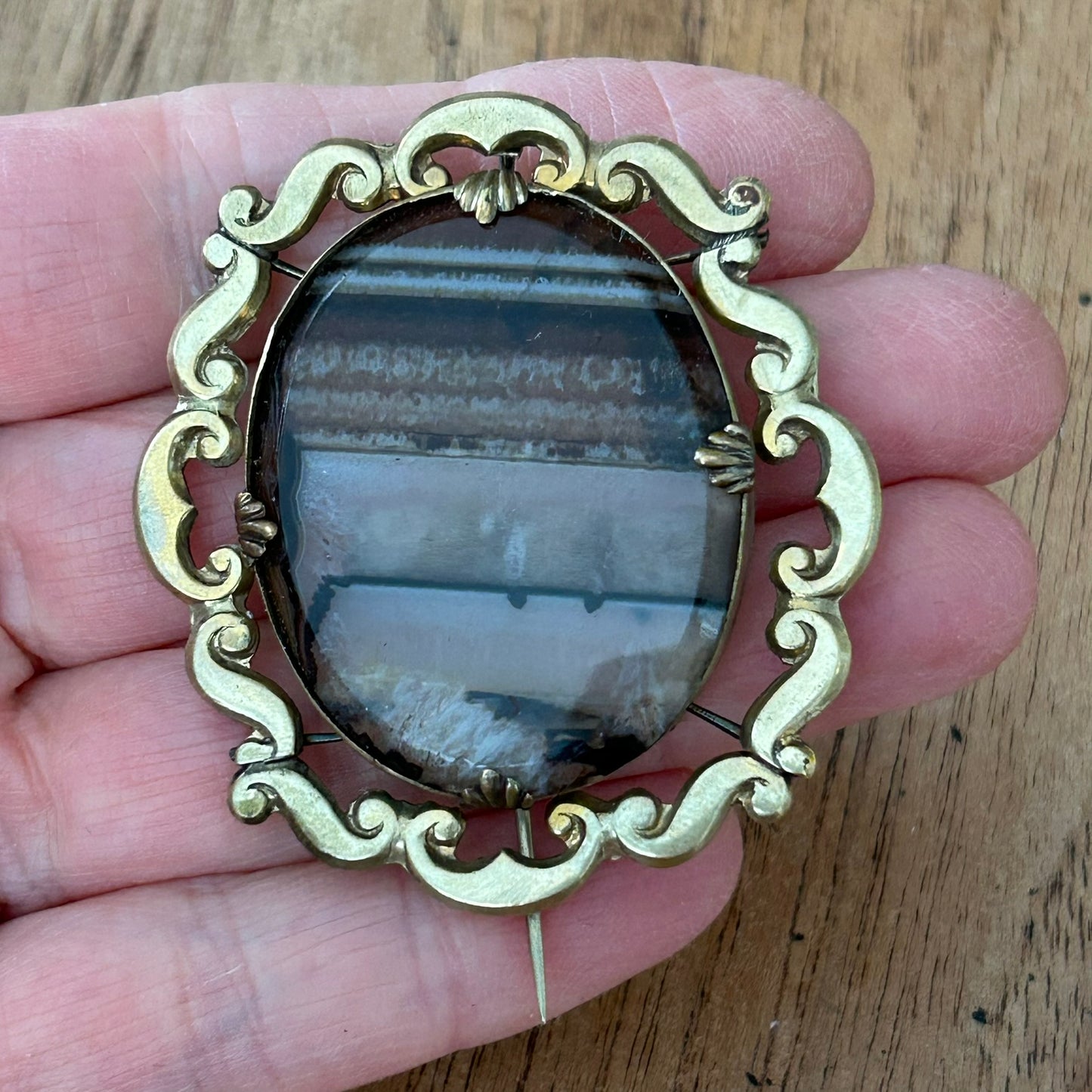Vintage / Antique Gold-Tone Banded Agate Brooch – Possibly Victorian - Brown and gold colour