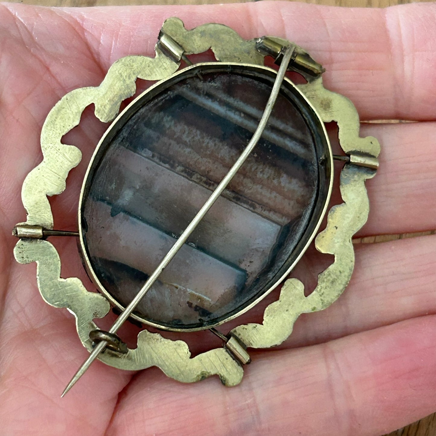 Vintage / Antique Gold-Tone Banded Agate Brooch – Possibly Victorian - Brown and gold colour