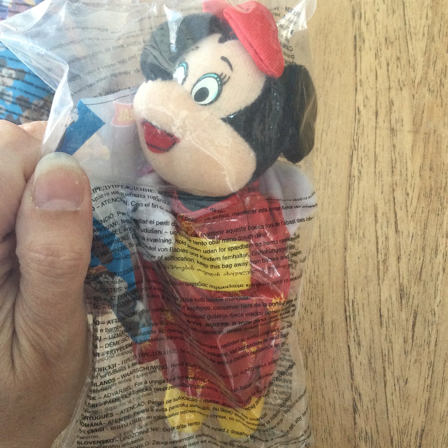 McDonald’s DISNEYLAND PARIS HAPPY MEAL TOY 2000 Minnie Mouse Asia in oriental outfit.