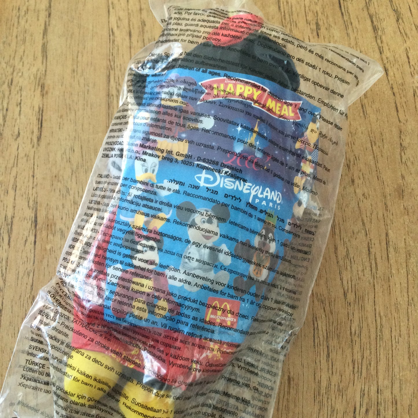 McDonald’s DISNEYLAND PARIS HAPPY MEAL TOY 2000 Minnie Mouse Asia in oriental outfit.